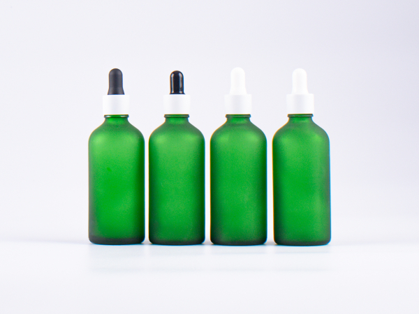 Grünglasflasche 100ml, mit Pipette weiss